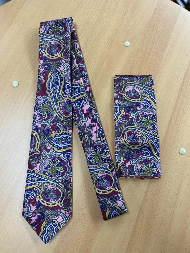 Cravate et pochette motif cachemire multicolore